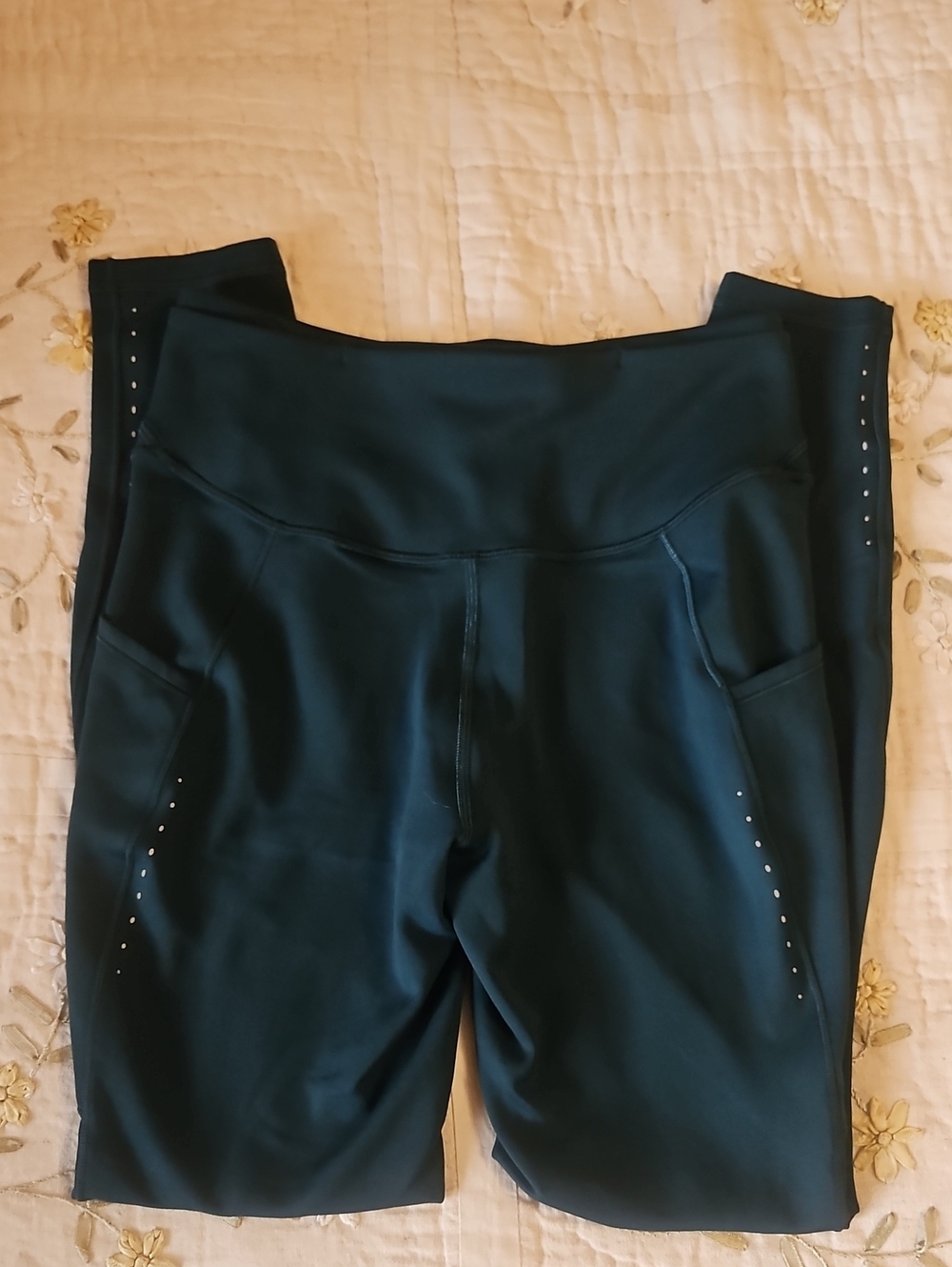 NWT Lululemon Fast And Free Thermal Tight - Picture 3 of 5
